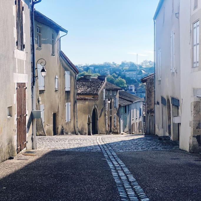 Вилла Le Prieure Du Vigeant Le Vigeant Экстерьер фото